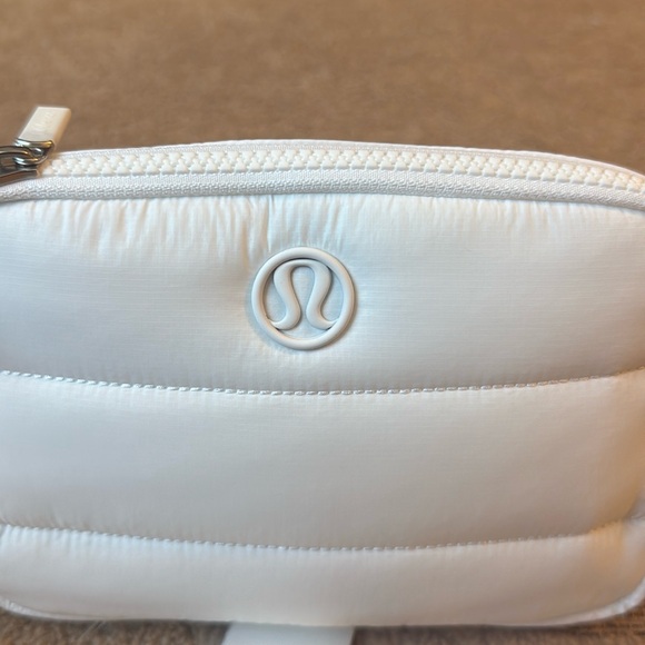 Lululemon - Picture 8 of 17